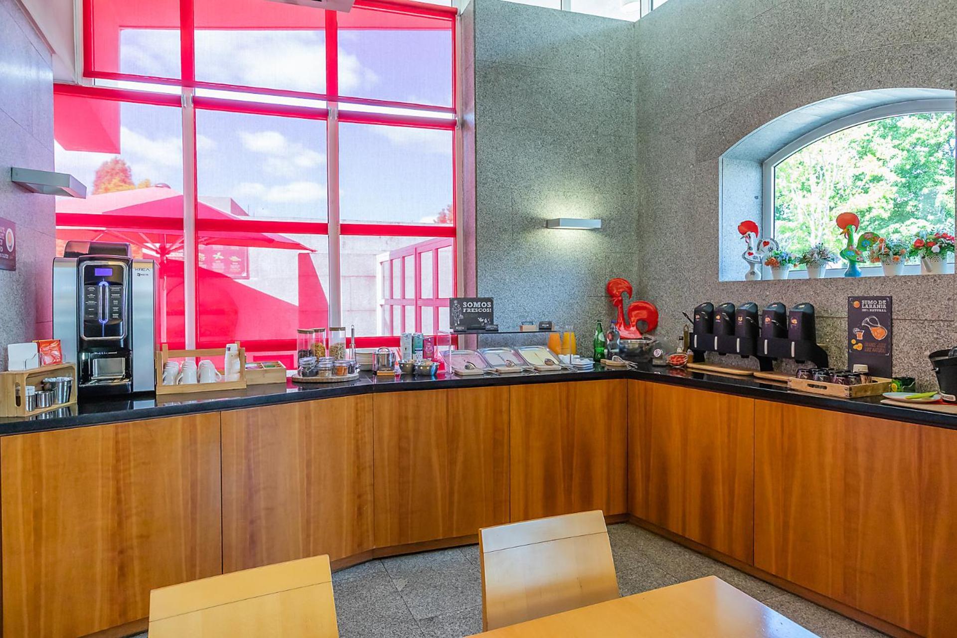 Hotel Ibis Guimarães Eksteriør billede